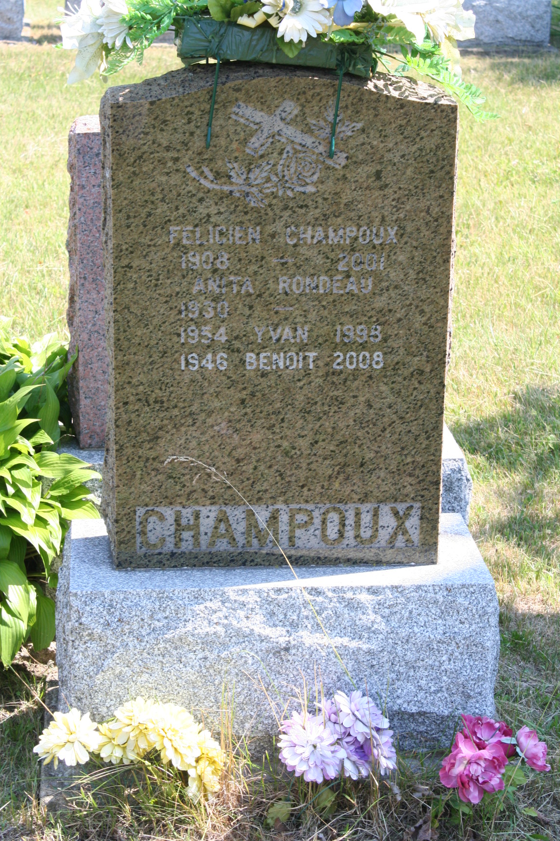 Champoux Felicien epx de Rondeau Anita (pierre tombale).JPG